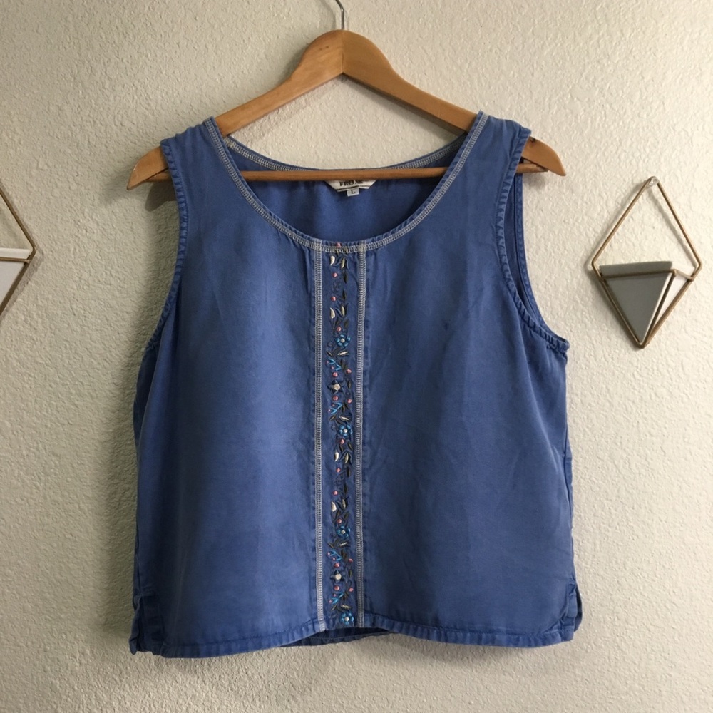 Froxx Blue Tank Top Wt embroidered flowers size L